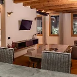 Apartamento Palazzo Carpediem- In The Heart Of Prato Della Valle *