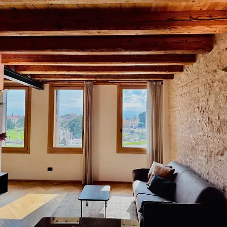 Palazzo Carpediem-prato Della Valle Apartment *