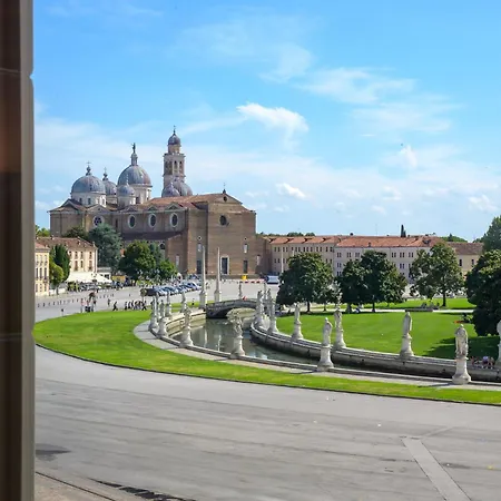 Apartment Palazzo Carpediem- In The Heart Of Prato Della Valle Padua